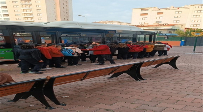 Kayseri Büyükşehir Belediyesi öğrencilere toplu taşıma kuralları eğitimi veriyor