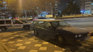 Kayseri'de akaryakıt istasyonunda yanan aracı çalışanlar söndürdü 