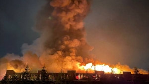 Kayseri'de çelik kapı fabrikasında yangın!