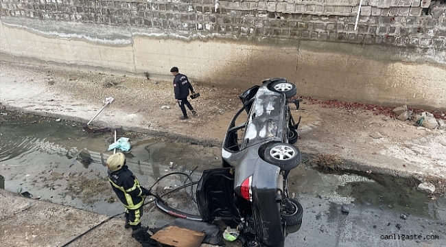 Kayseri'de kanala düşüp yanan otomobildeki 4 kişi yaralandı