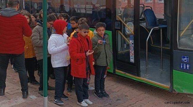 Kayseri'de öğrencilere toplu taşıma kuralları eğitimi veriliyor