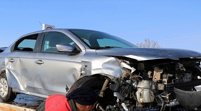 Kayseri Sivas yolunda trafik kazası: 1 ölü, 4 yaralı
