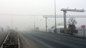 Kırıkkale'de sis görüş mesafesini düşürdü