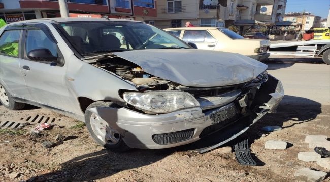 Konya'da öğrenci servisi ile otomobilin çarpışması sonucu 6 kişi yaralandı