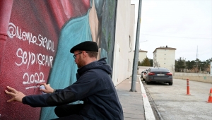 Konya'ya yerleşen Brezilyalı Silva, hastane duvarını renklendirdi