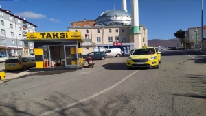 Konyalı çift aynı durakta 11 yıldır taksicilik yapıyor