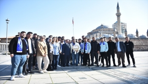 KYK yurtlarında kalan yaklaşık 550 üniversite öğrencisi Konya'yı gezdi