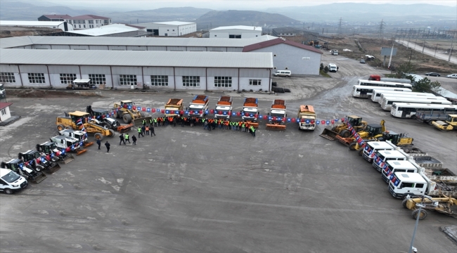 Sivas Belediyesi 300 personel ve 74 araçla kışa hazır 