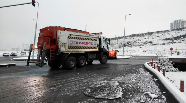 Talas Belediyesi karla mücadele ekibi çalışmalara başladı