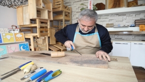 Torunu için başladığı ahşap oyuncak yapımını gelir kapısına dönüştürdü