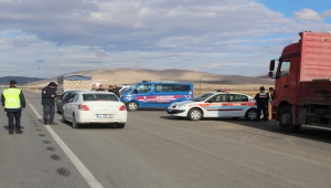 Yunak'ta kış lastiği denetimi yapıldı